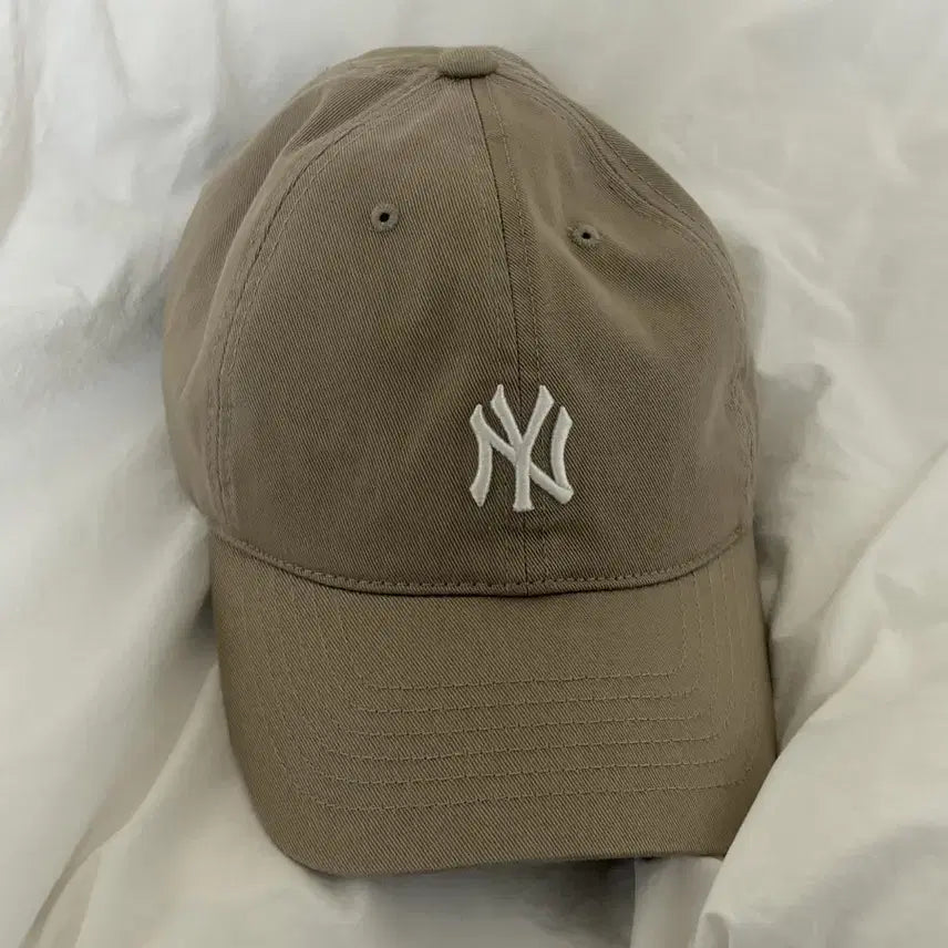 [BUNJANG] MLB Unstructured Rookie Ball Cap Beige / MLB 엠엘비 루키 언스트럭쳐 볼캡 모자 연베이지