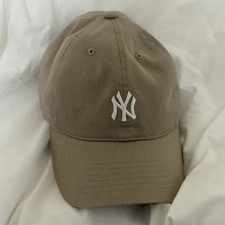 [BUNJANG] MLB Unstructured Rookie Ball Cap Beige / MLB 엠엘비 루키 언스트럭쳐 볼캡 모자 연베이지
