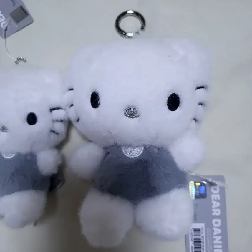 [BUNJANG] Monotone Doll Keyring Set (Hello Kitty/Dear Daniel) Bundle / 모노톤 인형 키링 (헬로키티/디어다니엘) 3개 일괄