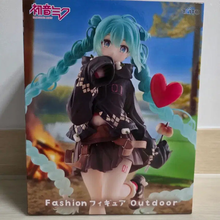 [BUNJANG] Hatsune Miku Outdoor Figure (Sealed) / 하츠네미쿠 아웃도어 피규어 미개봉