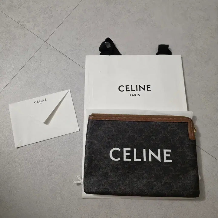 [BUNJANG] Celine Triomphe Clutch Bag / [판메]셀린느 트리옹프 클러치백