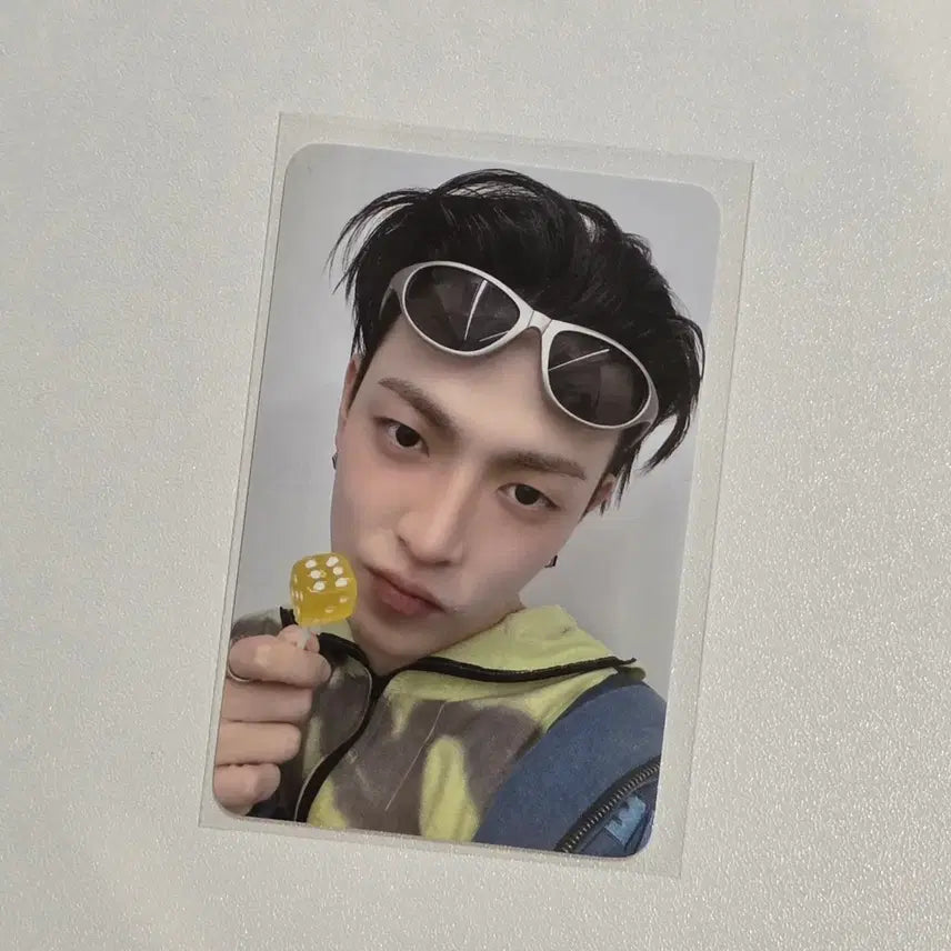 [SOLD OUT] 에이티즈 애니티즈 입체 스티커 포카 홍중