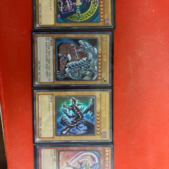 [BUNJANG] Yu-Gi-Oh! Trading Card Bundle Set: Dark Magician, Blue-Eyes White Dragon, Red-Eyes Black Dragon, Dark Magician Girl / 유희왕 카드 블랙 매지션/푸른눈/붉은눈/블매걸 일괄