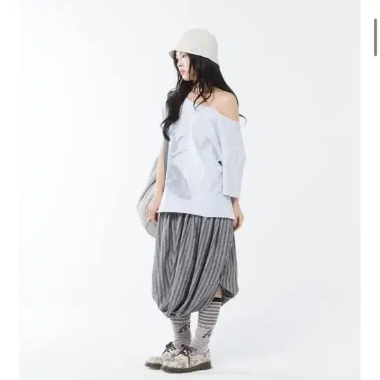 [BUNJANG] Colosynth Asymmetrical Back Melange T-shirt / 콜로신스 언발란스티 백멜란지