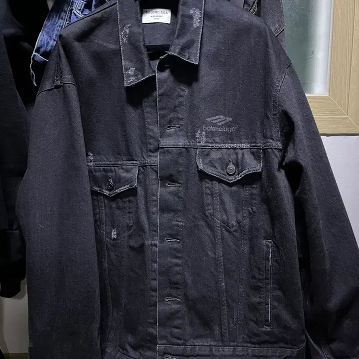 [BUNJANG] Balenciaga Black Denim Jacket (Unisex Fit) XS / 발렌시아가 블랙 데님 자켓 (유니핏) xs