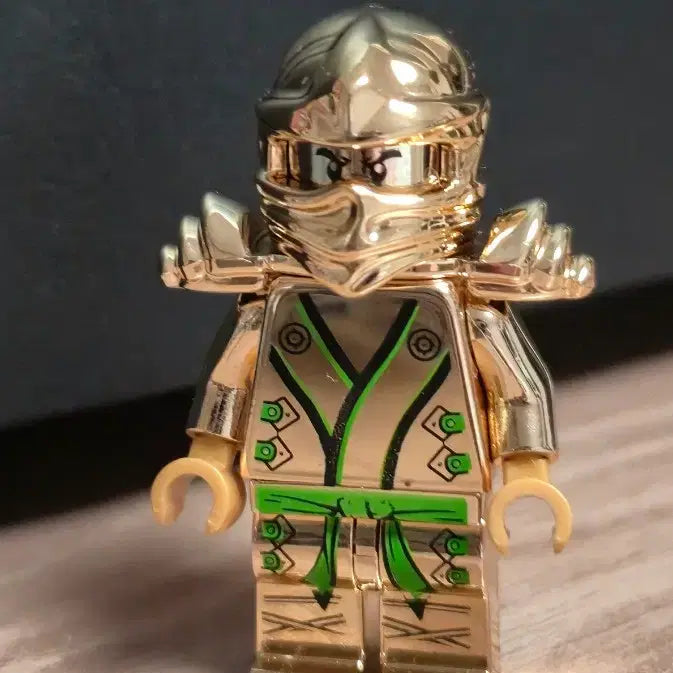 [BUNJANG] LEGO Ninjago Gold Ninja Lloyd Custom Chrome Minifigure / 레고 닌자고 골드닌자 로이드 크롬 커스텀
