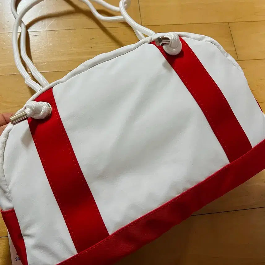[BUNJANG] Hello Kitty Sporty Bag / 헬로키티 스포티 가방