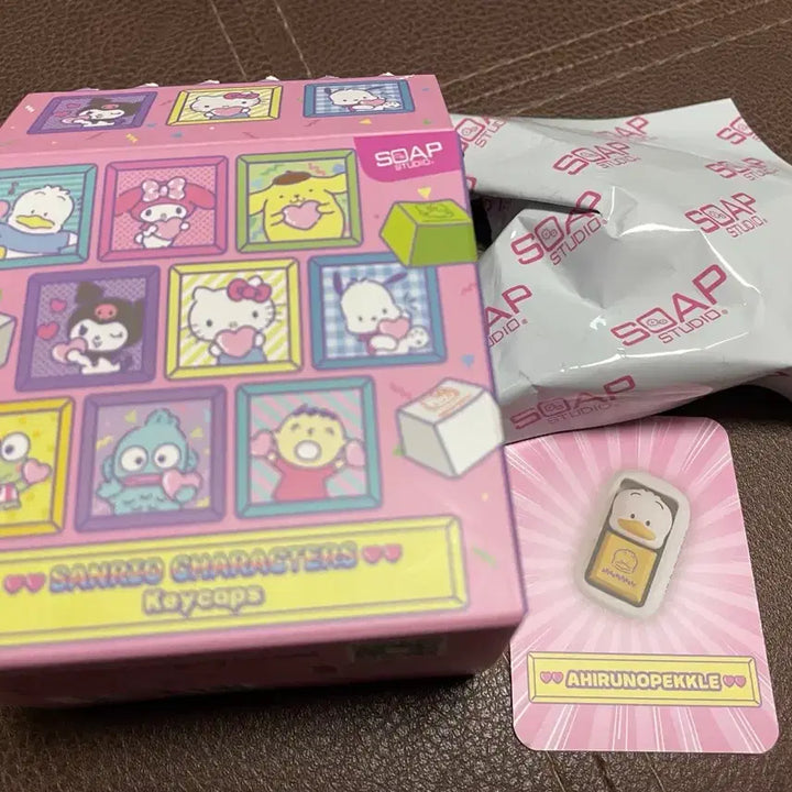 [BUNJANG] Sanrio Boxed Keycap Set (Sealed) / [미개봉] 산리오 키캡 페클