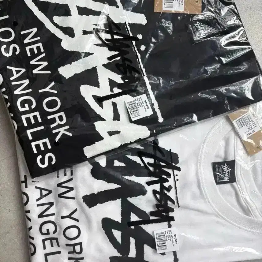 [BUNJANG] Stussy World Tour Short Sleeve T-Shirt (Black/White) / 정품/무료배송)스 투 시 월드투어 반팔티 , 블랙 화이트