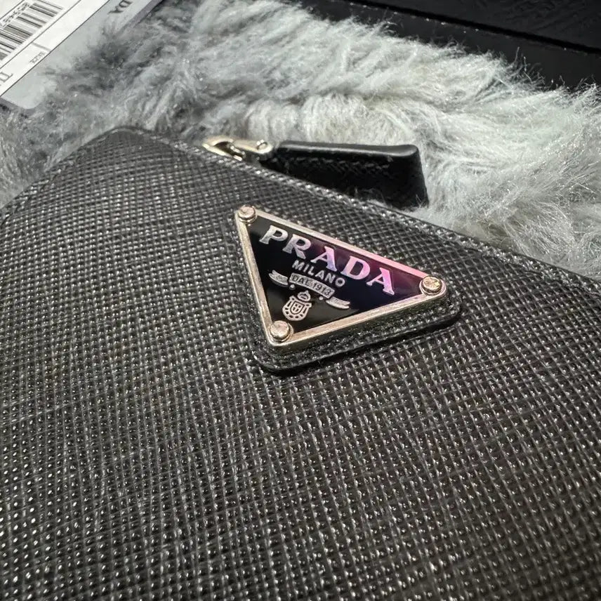 [BUNJANG] Prada Triangle Logo Bifold Wallet / 프라다 PRADA 삼각로고 반지갑 매장판 신제품 풀구성