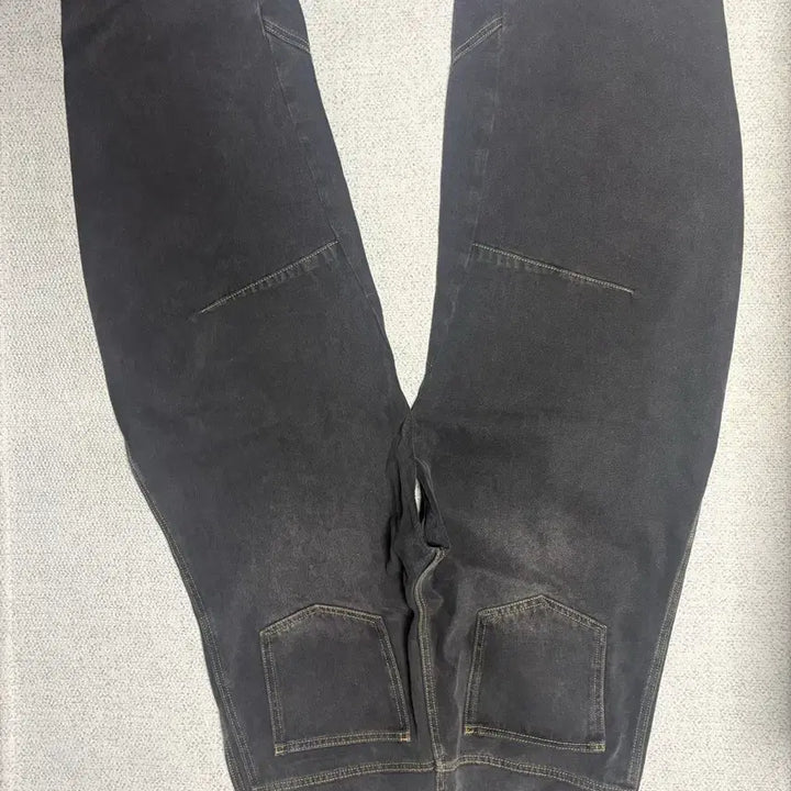 [BUNJANG] JOOANGHOMME Twist Denim Pants (Washed Grey) / 주앙옴므 트위스트 데님팬츠 (워시드 그레이)