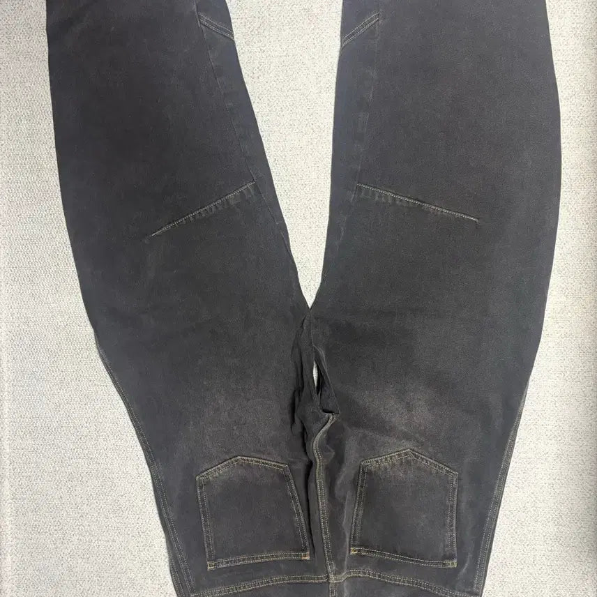 [BUNJANG] JOOANGHOMME Twist Denim Pants (Washed Grey) / 주앙옴므 트위스트 데님팬츠 (워시드 그레이)