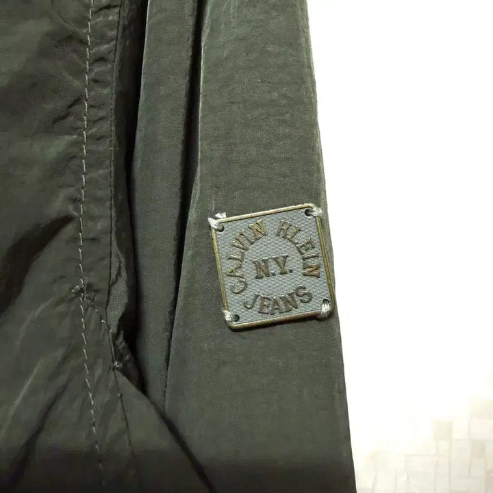[BUNJANG] Calvin Klein Woven Zip-Up Jacket Khaki (L) / [L,100]캘빈클라인 바람막이 우븐 집업 자켓 카키