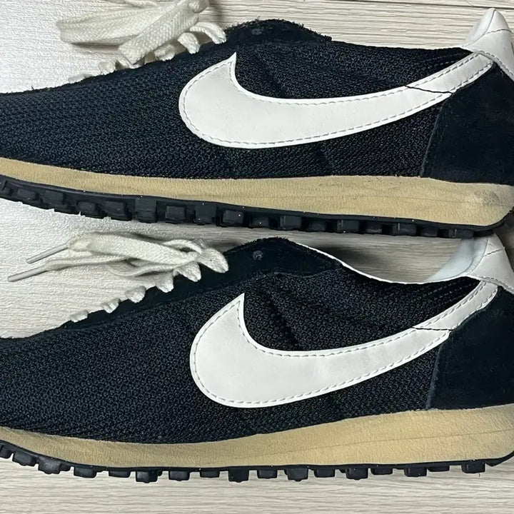 [BUNJANG] Nike LD-1000 SP Black and Sail Sneakers / 나이키 LD-1000 SP 블랙 앤 세일 260