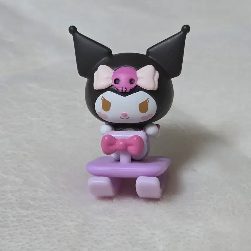 [BUNJANG] Sanrio Kuromi Sled Swing Gacha Figure / 산리오 쿠로미 썰매 스윙 가챠 피규어