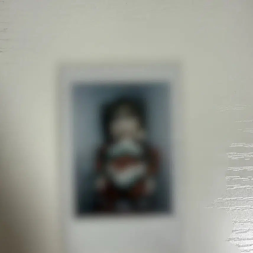 [BUNJANG] UNI.T Bang Yunha Signed Polaroid / 유니스 방윤하 싸인 폴라로이드 판매