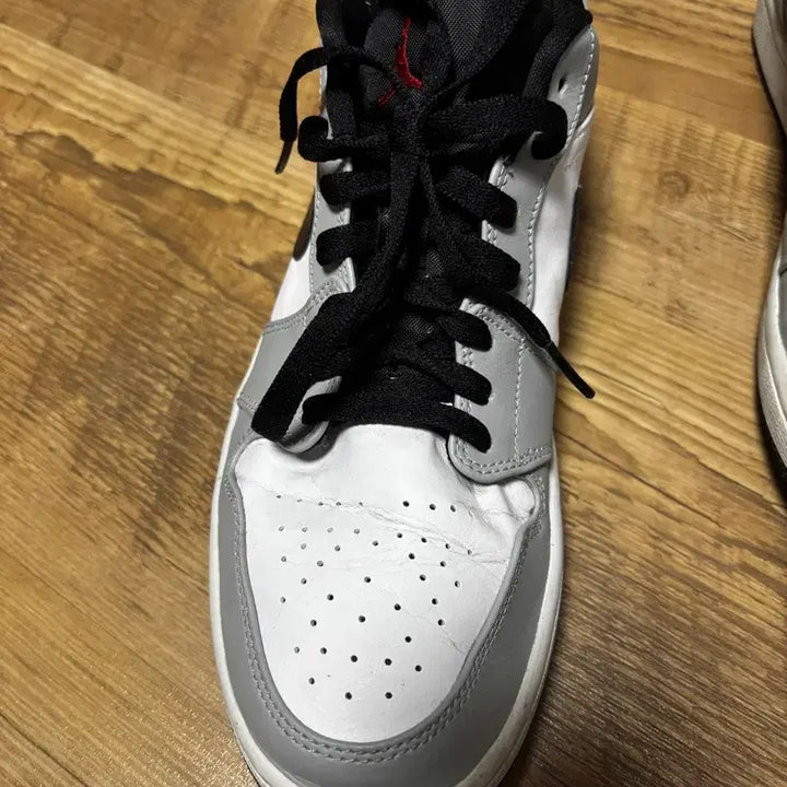 [BUNJANG] Nike Jordan 1 Low Light Smoke Grey (275mm) / 나이키 조던1 로우 라이트스모크그레이 275