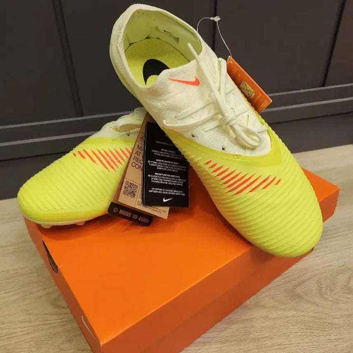 [BUNJANG] Nike Phantom 6 Low Pro FG Hyper Crimson/Limelight Football Boots (275) / 나이키 팬텀 6 로우 프로 FG 275 새상품