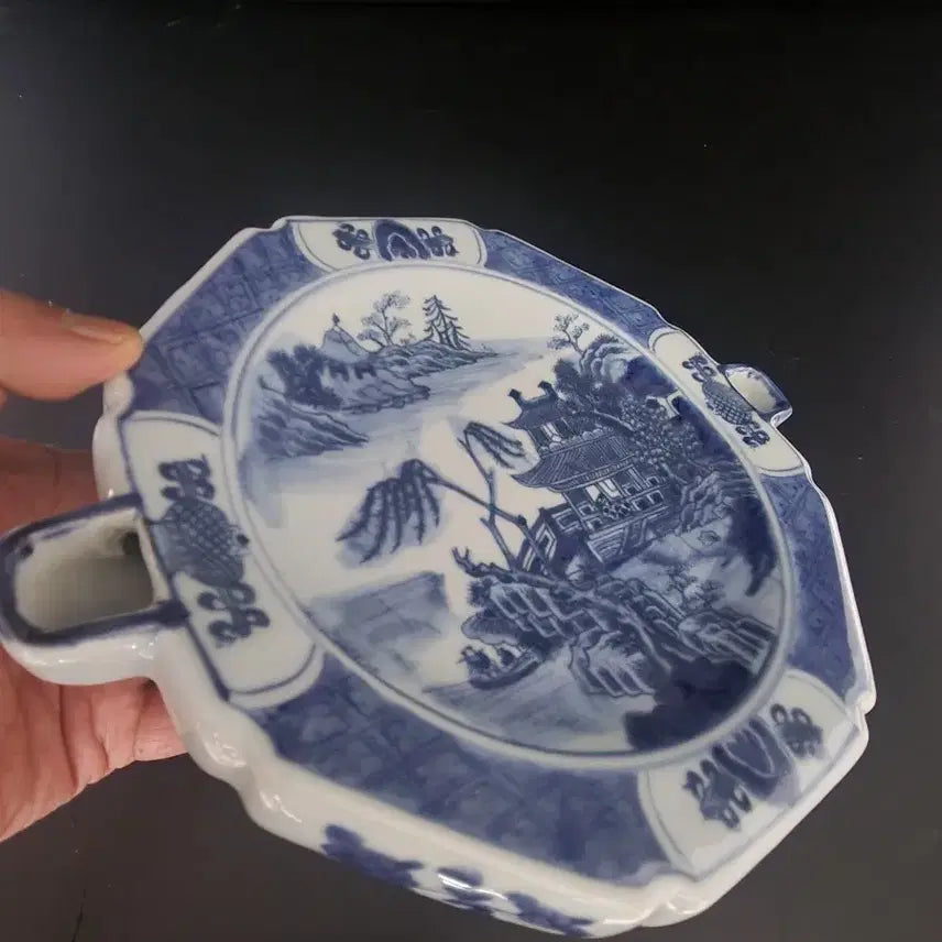 [BUNJANG] Chinese Celadon Porcelain Landscape Plate / 산수누각도 온엷판 청화백자 도자기 높이5.3cm폭 25.5cm 중국도자기