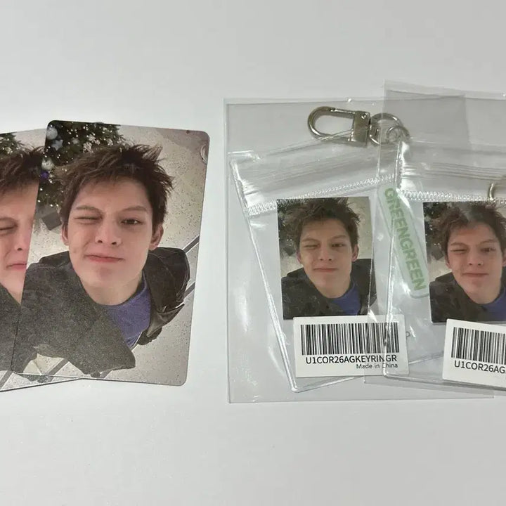 [BUNJANG] Cortez James Weverse POB Photocard &amp; Keychain Set / 코르티스 위버스 특전 제임스 포카,키링 세트로 판매합니다