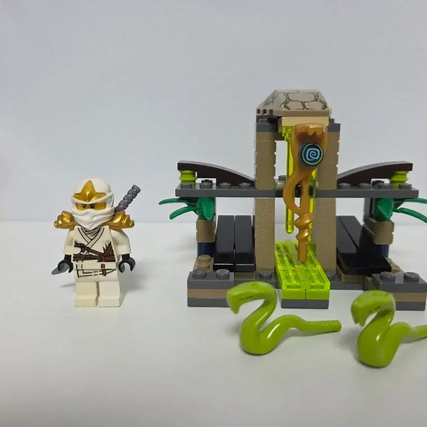 [BUNJANG] LEGO Ninjago Venomari Shrine 9440 (Zane) / 레고 닌자고 베노마리 성지 9440 (zx 쟌)