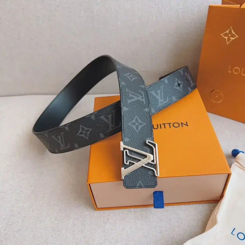 [BUNJANG] Louis Vuitton Dimension Monogram Reversible Belt 4cm / 루이비통 디멘션 모노그램 에르타주 양면 벨트 4cm