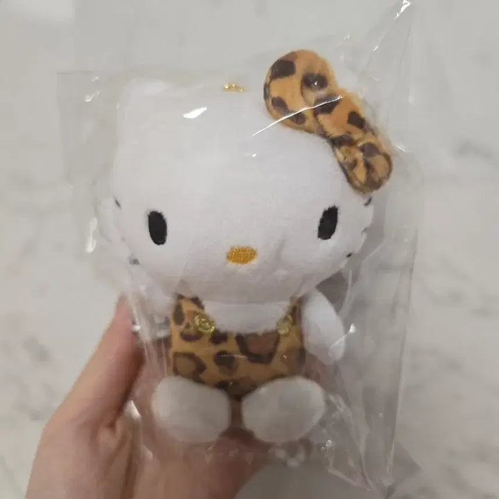 [BUNJANG] Hello Kitty Leopard Print Plush Charm / 헬로키티 호피 인형 키링 원시 키티