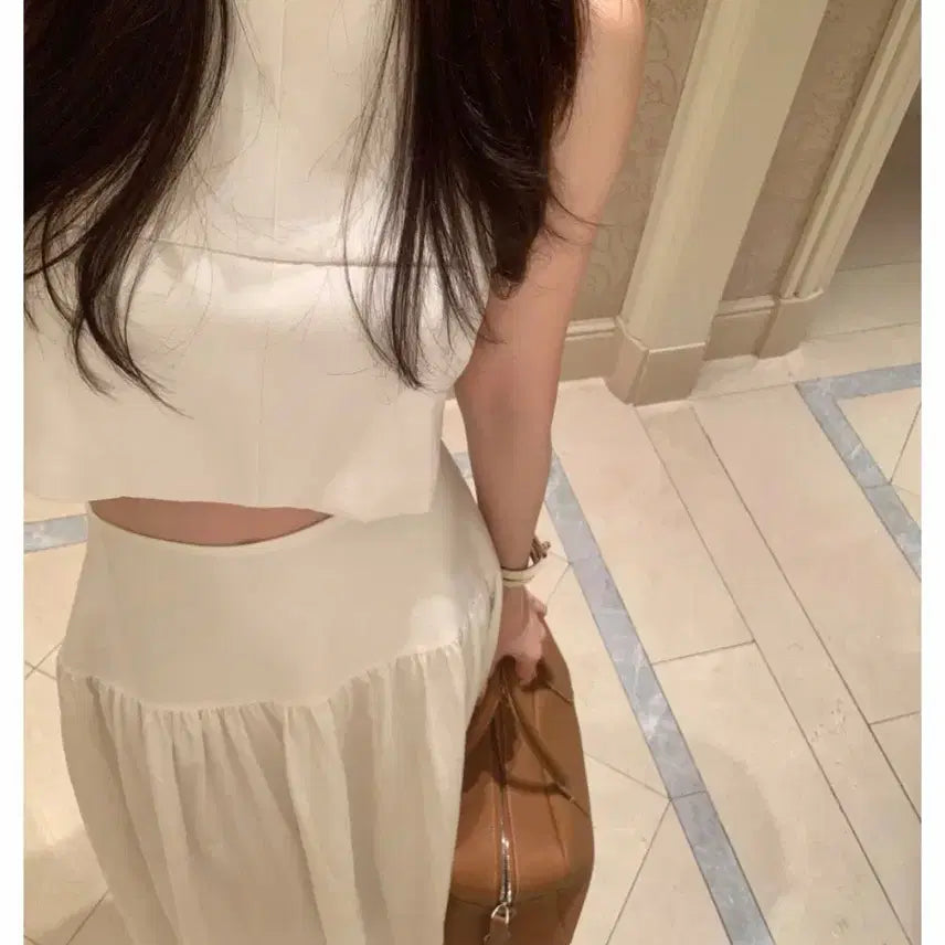 [SOLD OUT] 새상품 르옐 릴리 크롭 스커트 세트 판매해요