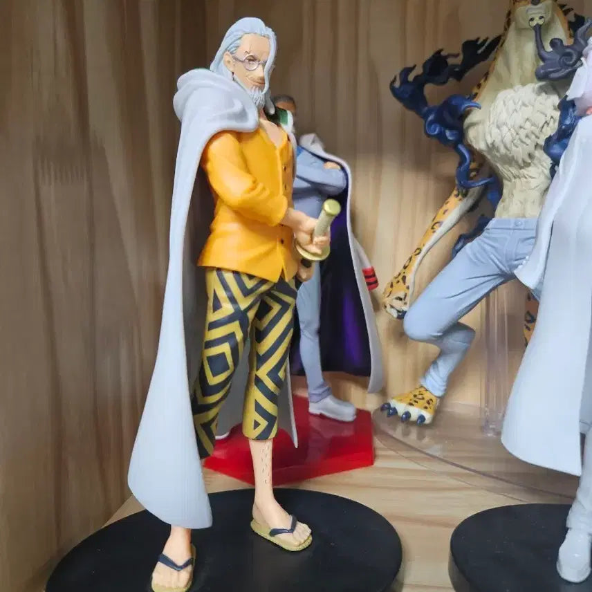 [BUNJANG] Banpresto One Piece Silvers Rayleigh Figure / 원피스 실버즈 레일리 피규어