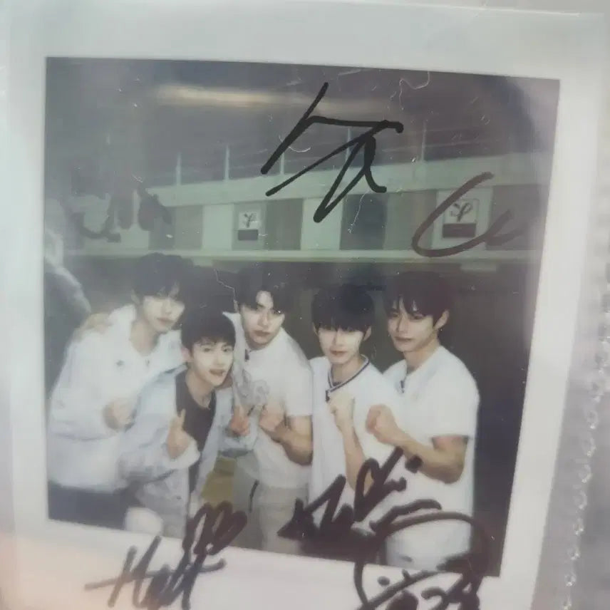 [BUNJANG] ZEROBASEONE ZB1 Taeyang Signed Polaroid / 제로베이스원 제베원 태양의 운동부 당첨 싸인 폴라로이드