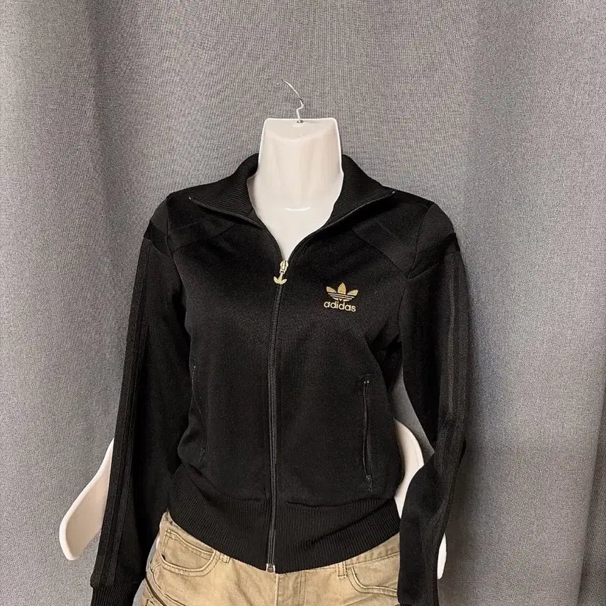[BUNJANG] Adidas Black and Gold Jersey / 아디다스 검골져지