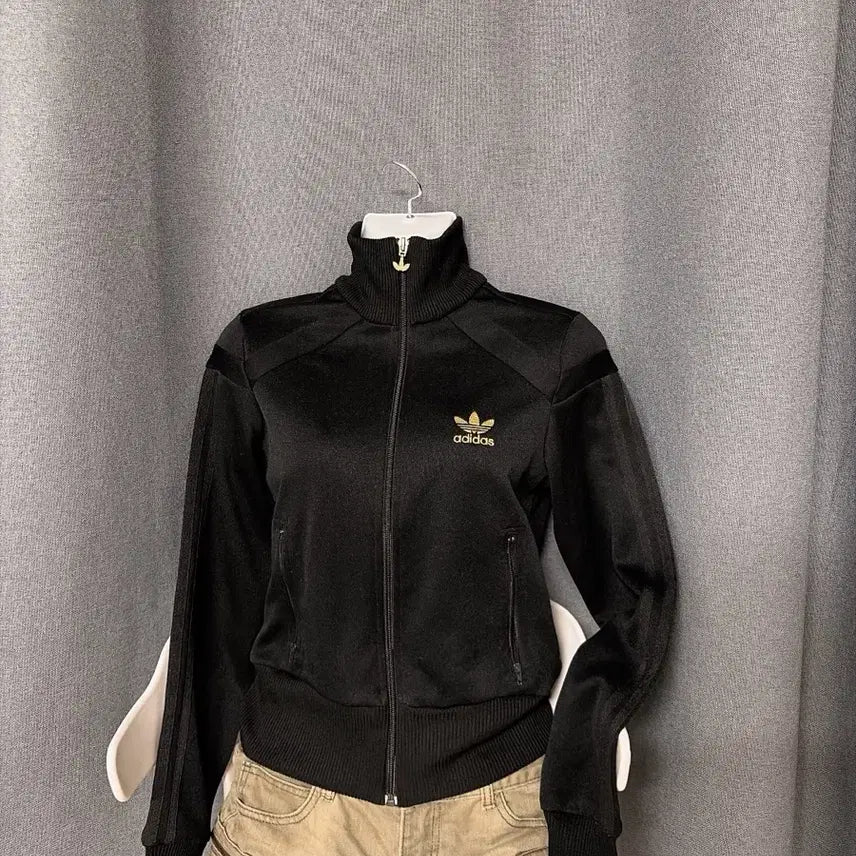 [BUNJANG] Adidas Black and Gold Jersey / 아디다스 검골져지