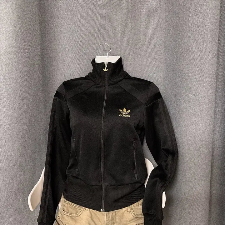 [BUNJANG] Adidas Black and Gold Jersey / 아디다스 검골져지