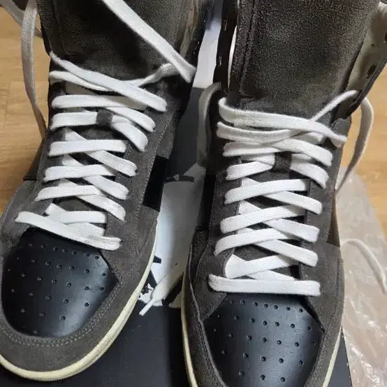 [BUNJANG] Saint Laurent High-Top Sneakers / 생로랑 하이탑 41