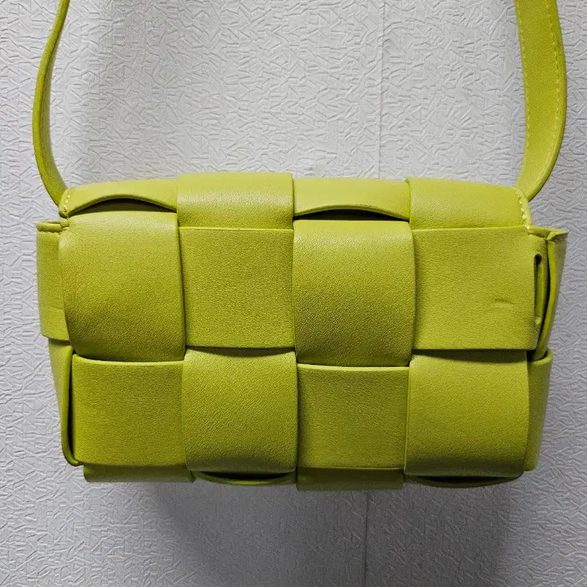 [BUNJANG] Weaving Design Shoulder Bag / 위빙 디자인 숄더백 연두색