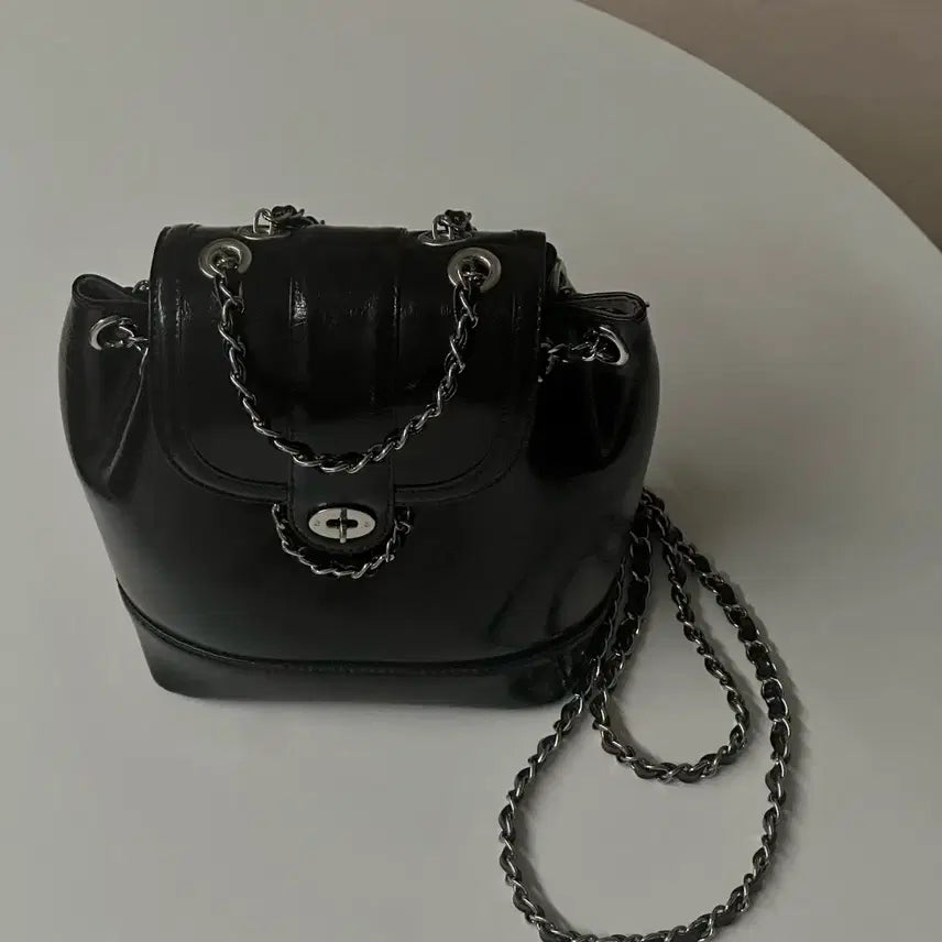 [BUNJANG] Cardinal Red Howa Bag Black Silver Hardware / 카디널 레드 하우아백 블랙 은장