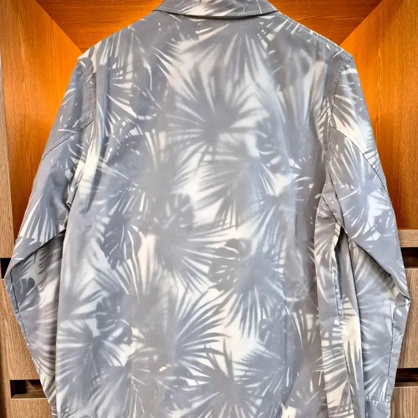 [BUNJANG] The Stylist Japan Vinyl-Layered Coach Jacket (Medium, Grey) / The Stylist Japan Coach Jacket (M)