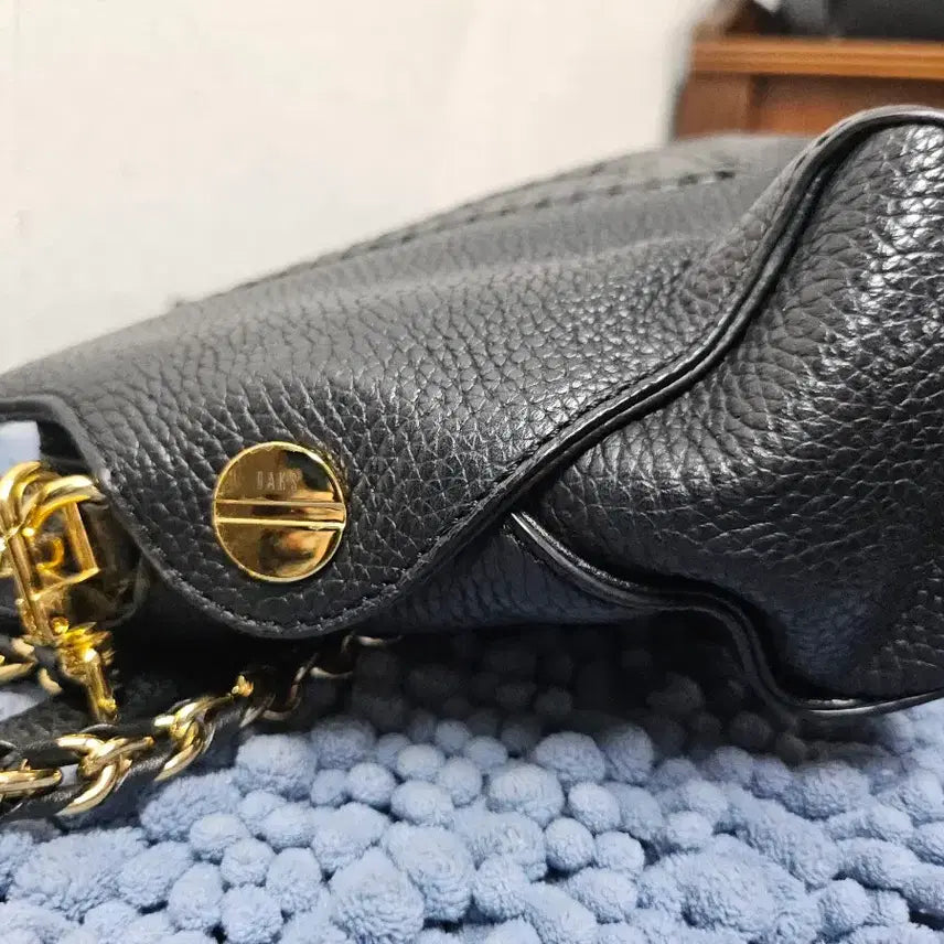 [BUNJANG] Daks Black Leather Strap DD Logo Small Chain Shoulder Crossbody Bag / 닥스 블랙 레더 스트랩 DD로고 스몰 체인 숄더크로스백