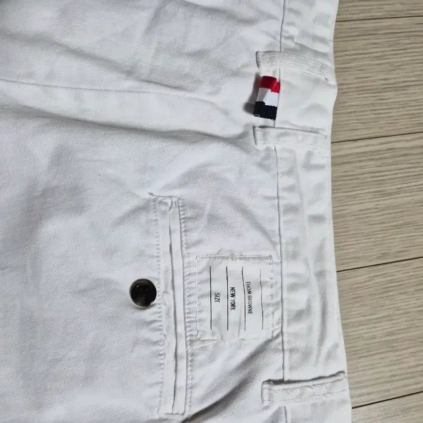 [BUNJANG] Thom Browne White Shorts / 톰브라운 화이트 반바지