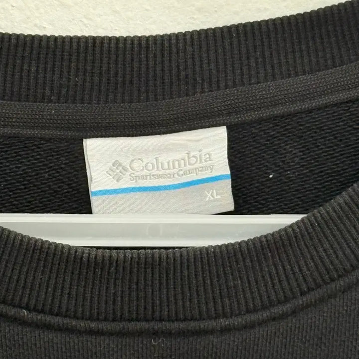 [BUNJANG] Columbia Black Logo Sweatshirt XL / 컬럼비아 블랙 로고 맨투맨 (XL)