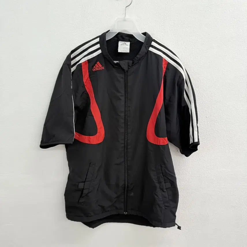 [BUNJANG] Adidas Black Red Short Sleeve Windbreaker (100) / 아디다스 블랙엔레드 반팔 바람막이 (100)