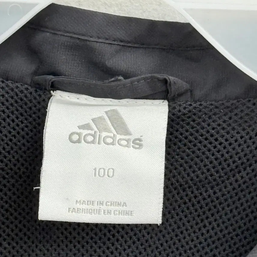[BUNJANG] Adidas Black Red Short Sleeve Windbreaker (100) / 아디다스 블랙엔레드 반팔 바람막이 (100)