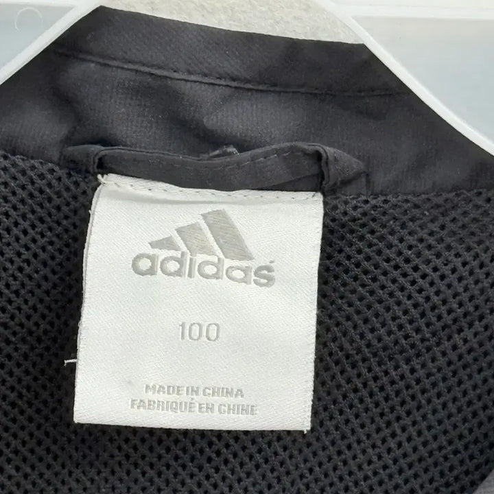 [BUNJANG] Adidas Black Red Short Sleeve Windbreaker (100) / 아디다스 블랙엔레드 반팔 바람막이 (100)