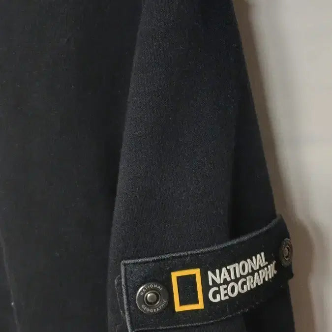 [BUNJANG] National Geographic Black Sweatshirt M / 내셔널지오그래픽 검정 맨투맨 티셔츠 M사이즈