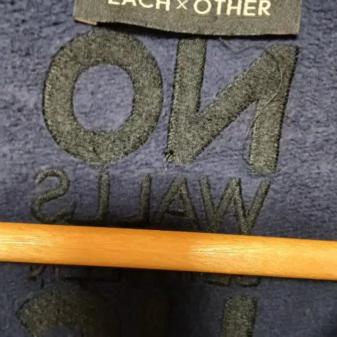[BUNJANG] EACH X OTHER Navy Denim Patch Sweatshirt XS / 한섬 EACH X OTHER 네이비 데님 패치 맨투맨 XS사이즈