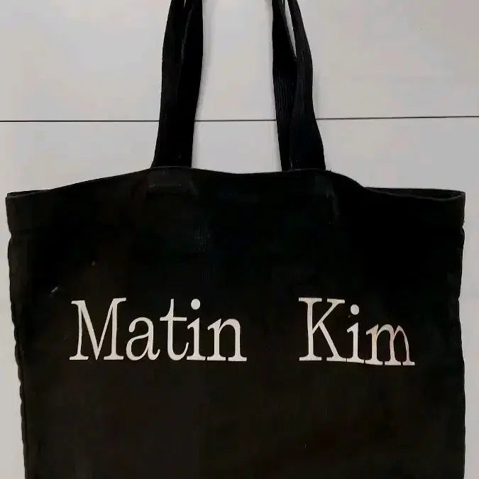 [BUNJANG] Matinkim Black Logo Tote Bag / 마뗑킴 블랙 로고 토트백 색바램보임
