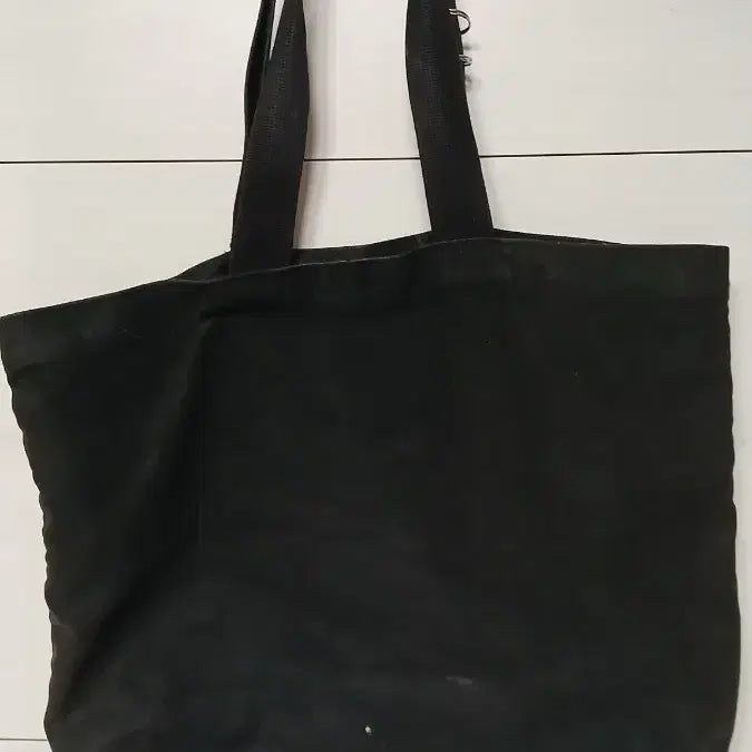 [BUNJANG] Matinkim Black Logo Tote Bag / 마뗑킴 블랙 로고 토트백 색바램보임
