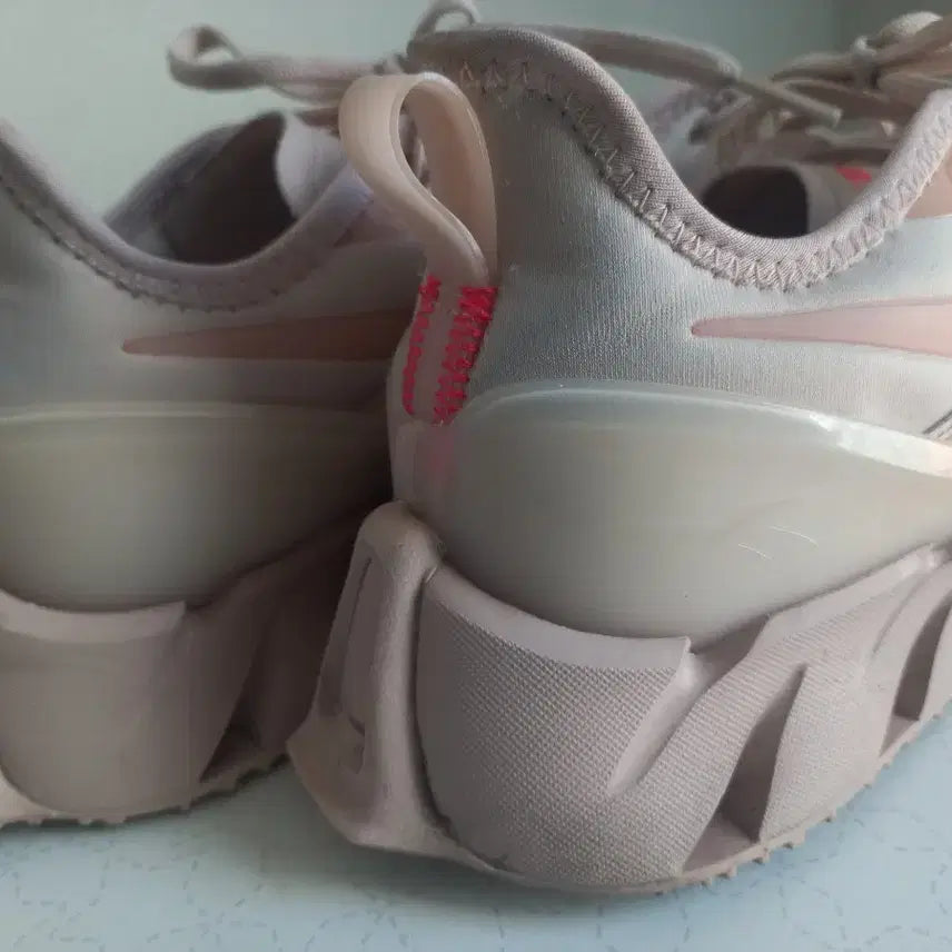 [BUNJANG] Reebok Sneakers (245) / 리복  운동화 245