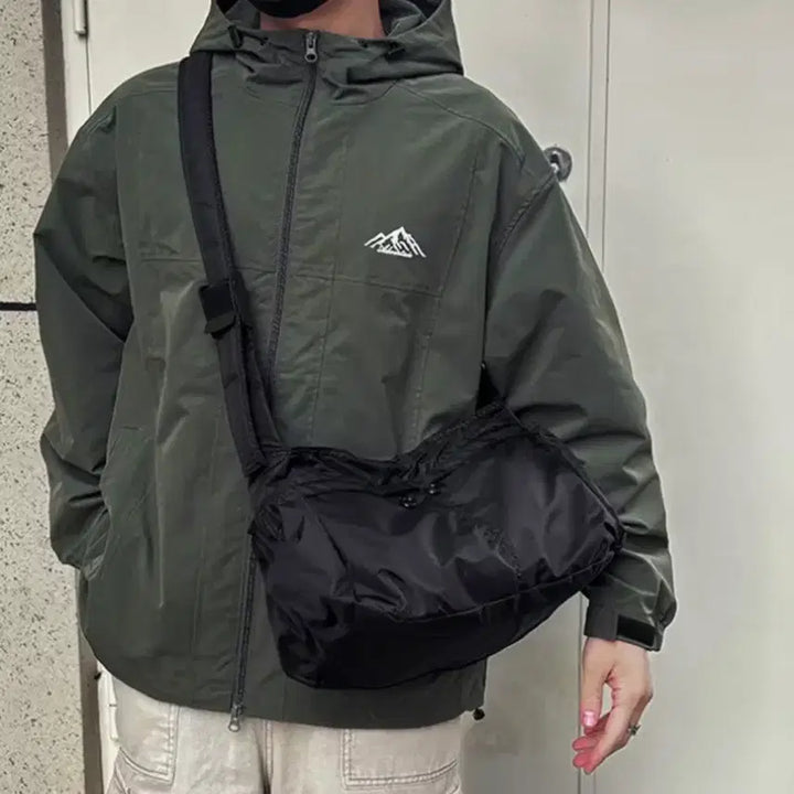 [BUNJANG] Unisex Crossbody Bag - Black, Green, Gray / 새상품 공용 크로스백 블랙 그린 그레이