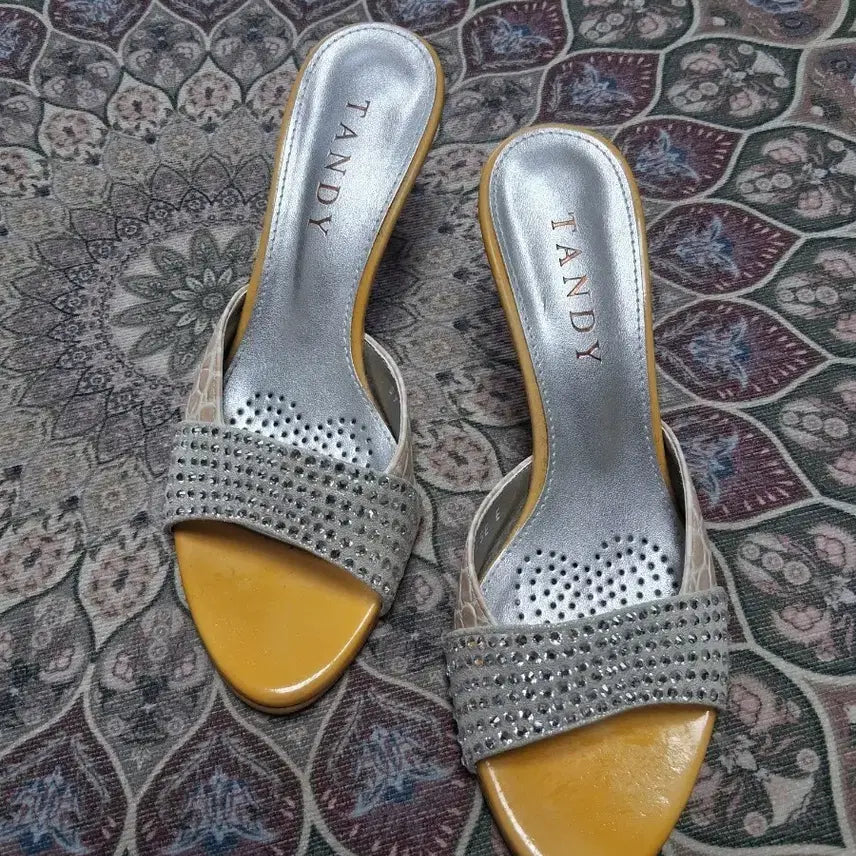 [BUNJANG] Tandy Yellow Mules Sandals with Cubic Embellishments / 탠디 뮬 샌들 옐로우 큐빅 장식